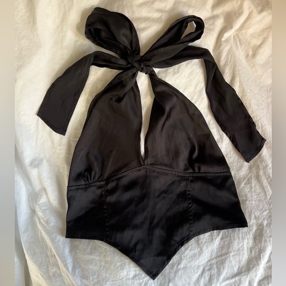 SHEIN black halter tie silk crop top - Picture 3 of 5